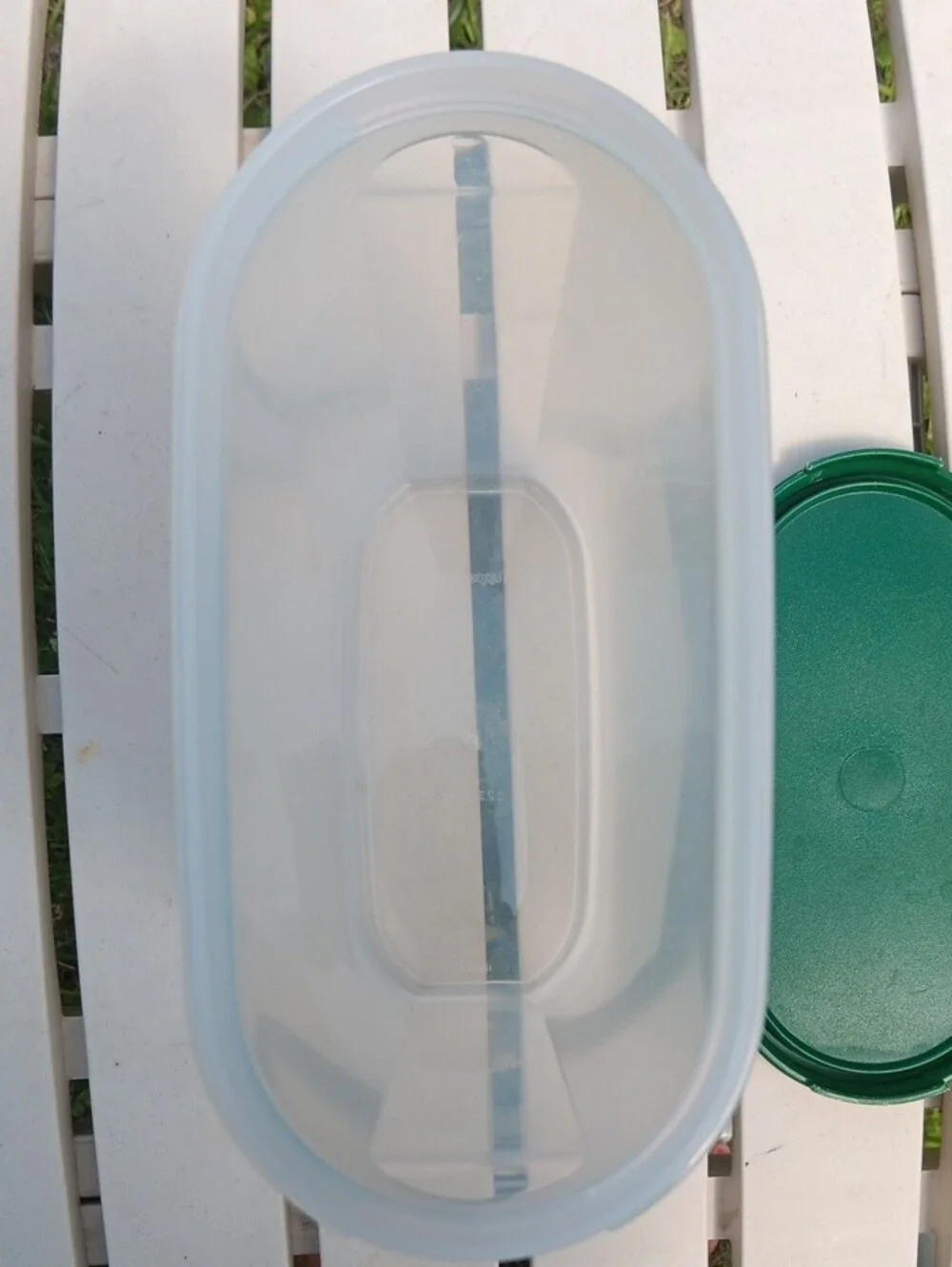 Tupperware 2.3L Frosted Dry Goods Container with Oval Hunter Green Snap-On Lid 4
